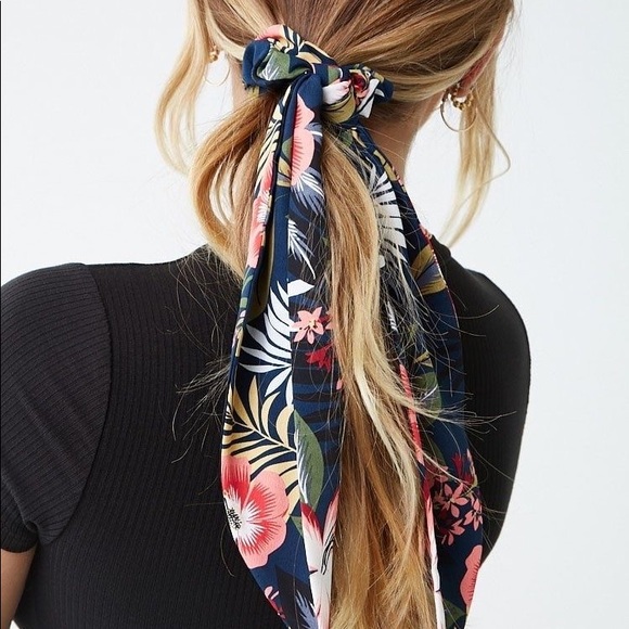 💕Last one Floral Silk Scarf Green Leaf - Picture 9 of 13